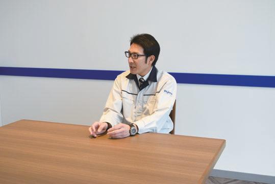 「人財教育」の実践として<br />
従業員が講師となり<br />
教育を行う「社内定型教育」を実施